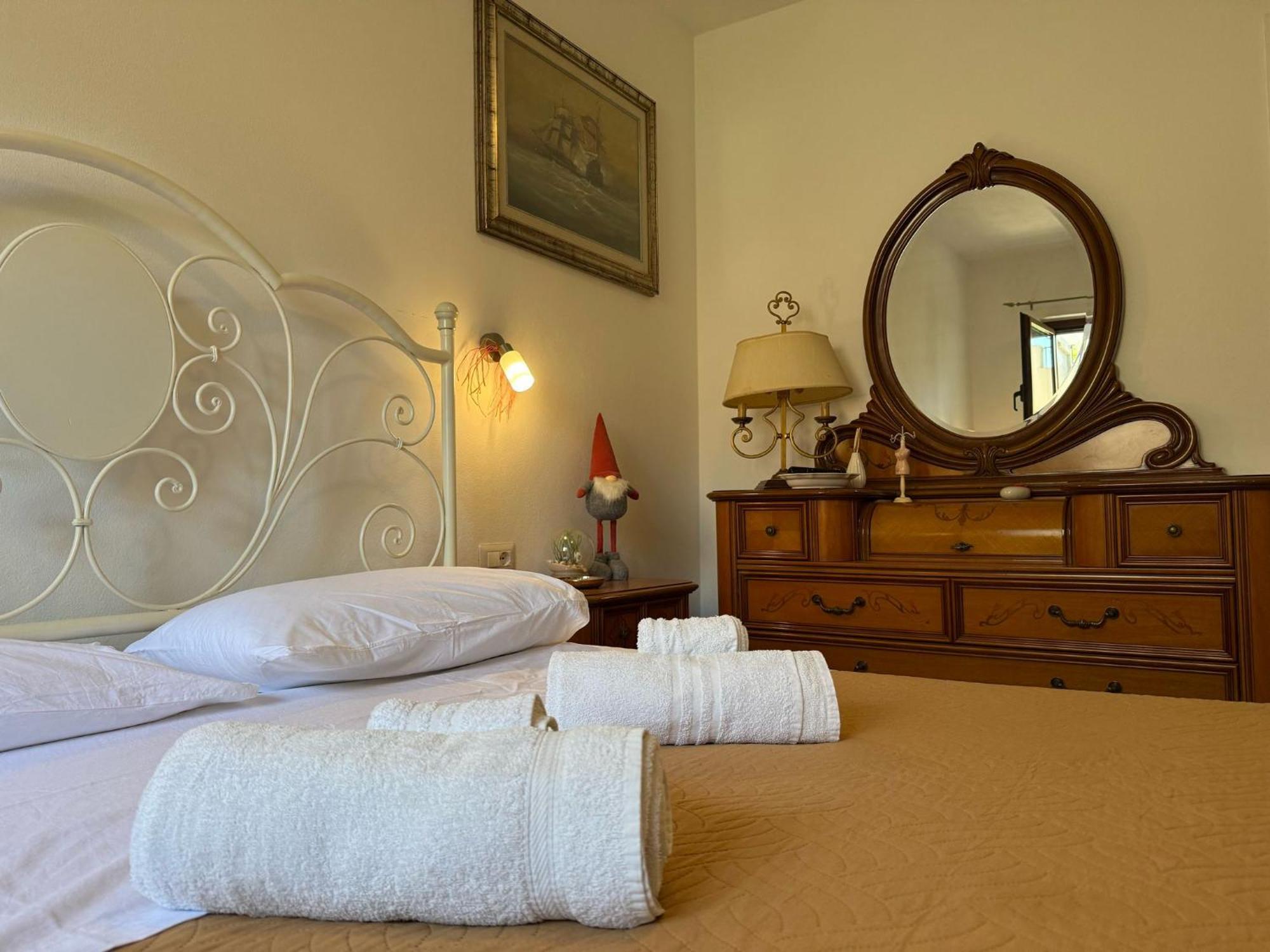 The Refuge Apartment Porto Torres Exterior foto